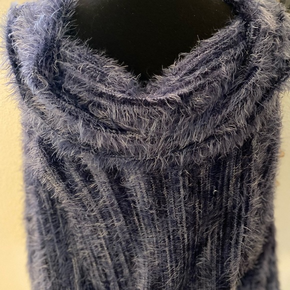 Bebe Blue Fuzxy Sweater 3/4th Sleeves M Tunic - Picture 4 of 6